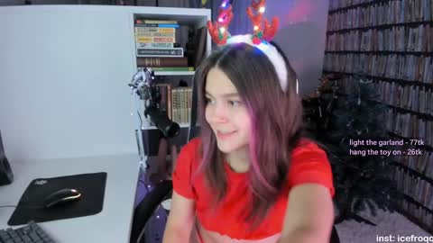 Snapshot of icefroq chatting on December 21, 10:30 pm Julia online show from December 21, 10:30 pm