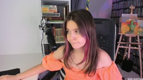 Snapshot of icefroq chatting on February 1, 9:29 pm Julia online show from February 1, 9:29 pm