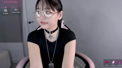 Hitomi   online show from September 13, 10:34 am