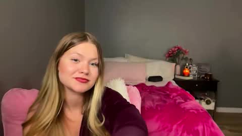 Snapshot of iheartcassie2844 chatting on October 21, 6:56 pm cassie online show from October 21, 6:56 pm
