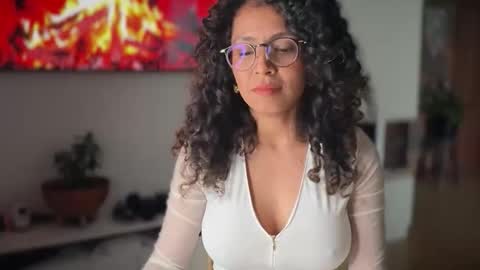 Kloe online show from March 18, 10:15 pm