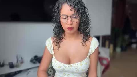 Kloe online show from November 17, 8:42 pm