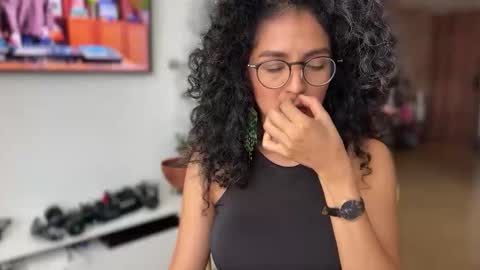 Kloe online show from February 9, 7:05 pm