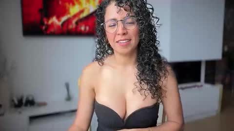 Kloe online show from April 6, 6:42 pm