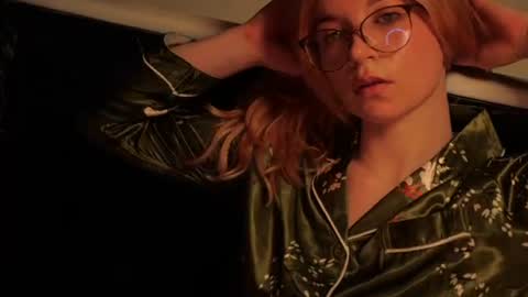 Lindsey and Candice online show from July 6, 9:17 pm