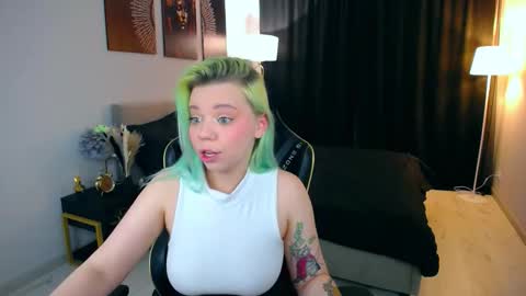 Roxy online show from October 6, 7:40 pm