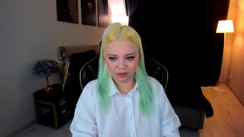 Roxy online show from November 18, 7:48 pm