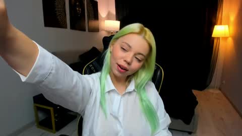 Roxy online show from March 15, 7:38 pm