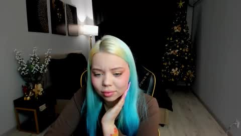 Roxy online show from December 17, 7:40 pm