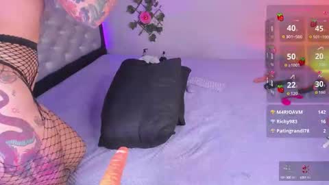 Snapshot of im_foxy011 chatting on September 20, 3:27 am foxy online show from September 20, 3:27 am