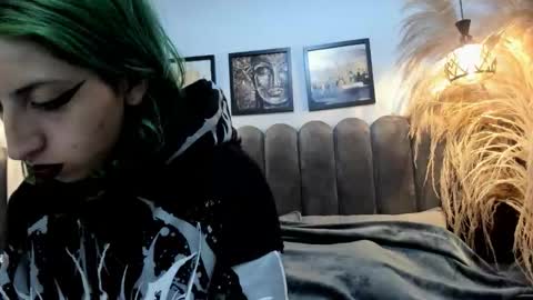  Im Gaia online show from December 16, 12:11 pm