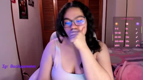 mei mei uwu online show from November 19, 7:58 pm