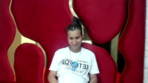 im_milan_rs online show from March 4, 12:18 am