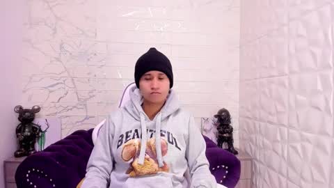 im_milan_rs online show from February 12, 12:27 am