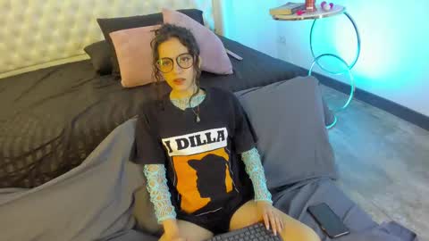 SOPHI online show from October 15, 4:59 am