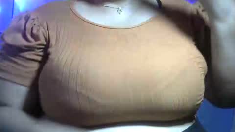 mia latina online show from January 13, 11:36 am