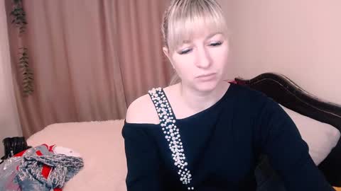 incredible_ariela online show from February 3, 11:53 am