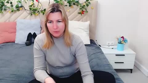 incredible_ariela online show from February 9, 9:44 am