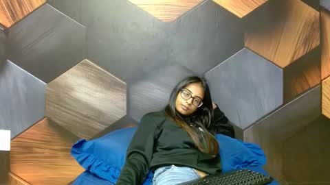 Armani online show from February 1, 6:10 am