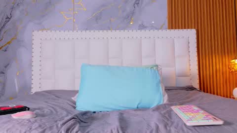 LITTLE AINHOA  online show from November 12, 8:29 pm