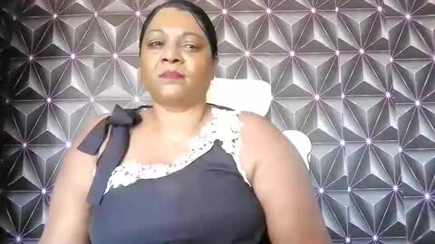 indiandelia online show from November 4, 9:03 am