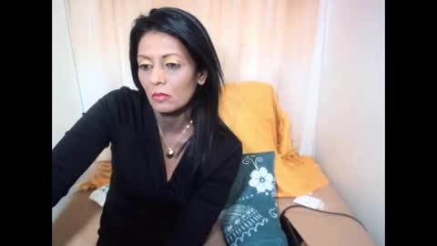 indianpeaches online show from October 22, 6:29 am