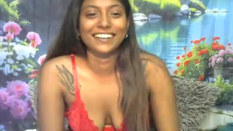 indianqtpie6 online show from July 10, 6:52 pm