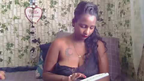 Snapshot of indiantina01 chatting on February 20, 7:23 am tina online show from February 20, 7:23 am