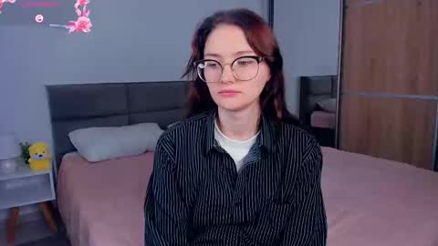 Snapshot of inellcanty chatting on September 16, 4:31 am Kira online show from September 16, 4:31 am