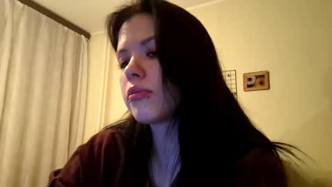 Mia online show from March 5, 3:19 pm