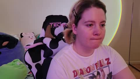 Faye online show from December 14, 7:57 pm