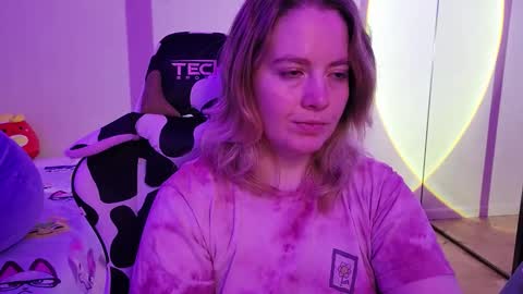 Faye online show from October 20, 3:42 am