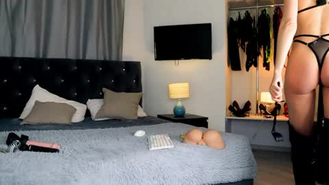 inviting_tina online show from March 26, 4:36 am