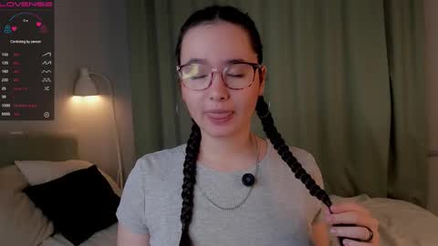 Snapshot of iralascola chatting on October 15, 2:03 am Mia online show from October 15, 2:03 am
