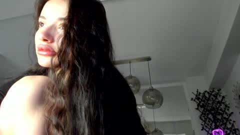 Snapshot of irenevon chatting on February 14, 4:58 am Ir s room online show from February 14, 4:58 am