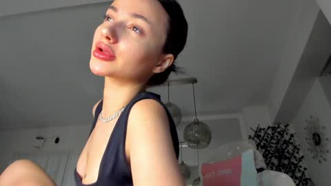 Snapshot of irenevon chatting on January 26, 3:47 pm Ir s room online show from January 26, 3:47 pm