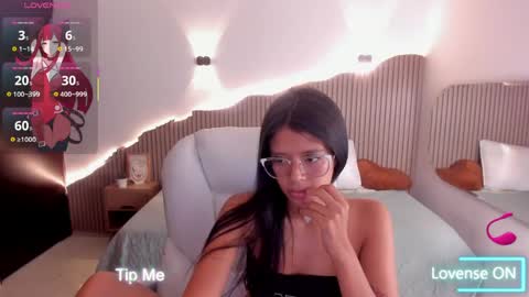 iris8_ online show from April 10, 8:37 pm