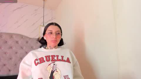Snapshot of iris_77 chatting on October 3, 6:57 pm iris_77 online show from October 3, 6:57 pm