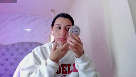 Snapshot of iris_77 chatting on October 12, 6:54 pm iris_77 online show from October 12, 6:54 pm