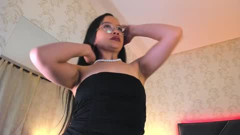 Queen Iris online show from February 12, 2:44 pm