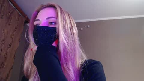 Lily online show from September 27, 4:36 pm