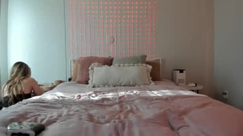 Iris 3 online show from April 12, 12:57 am