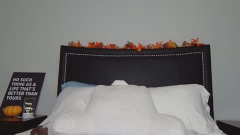 Iris  online show from November 3, 3:32 am