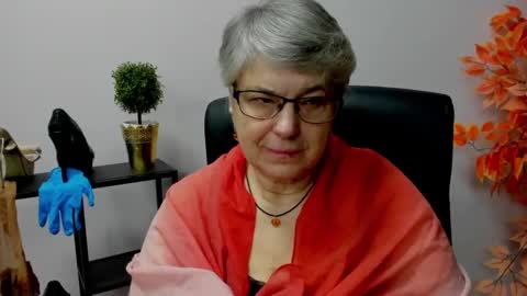 Snapshot of iris_xdesire chatting on February 10, 7:15 am I R I S online show from February 10, 7:15 am