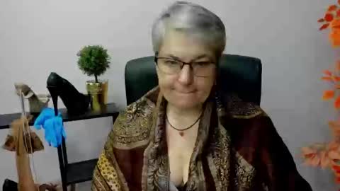 Snapshot of iris_xdesire chatting on January 10, 7:25 am I R I S online show from January 10, 7:25 am