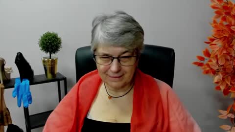 Snapshot of iris_xdesire chatting on February 7, 8:33 am I R I S online show from February 7, 8:33 am