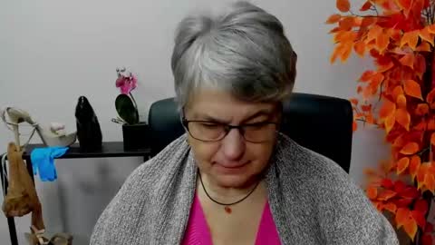 Snapshot of iris_xdesire chatting on December 6, 7:21 am I R I S online show from December 6, 7:21 am