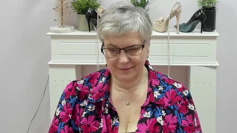 I R I S online show from March 10, 7:01 am