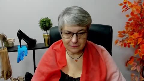 Snapshot of iris_xdesire chatting on February 4, 7:18 am I R I S online show from February 4, 7:18 am