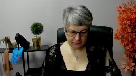 Snapshot of iris_xdesire chatting on March 4, 7:30 am I R I S online show from March 4, 7:30 am